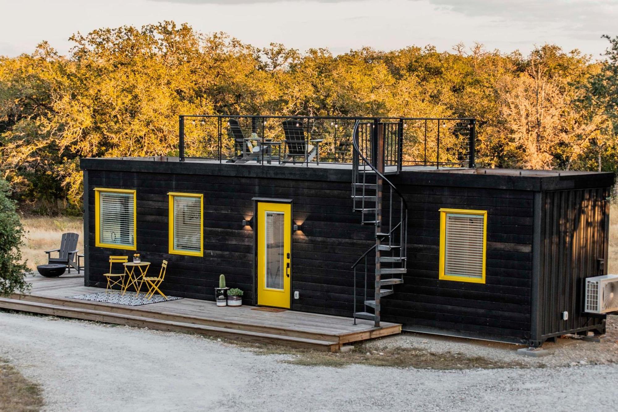 New The Yellow Beacon-Luxury Shipping Container Fredericksburg Exteriér fotografie